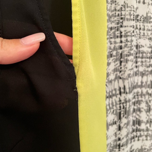 Gorgeous BCBGMAXAZRIA asymmetrical top blouse - Picture 4 of 8